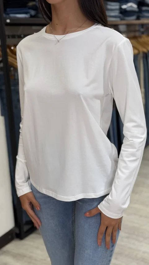 Buzo básico elegante