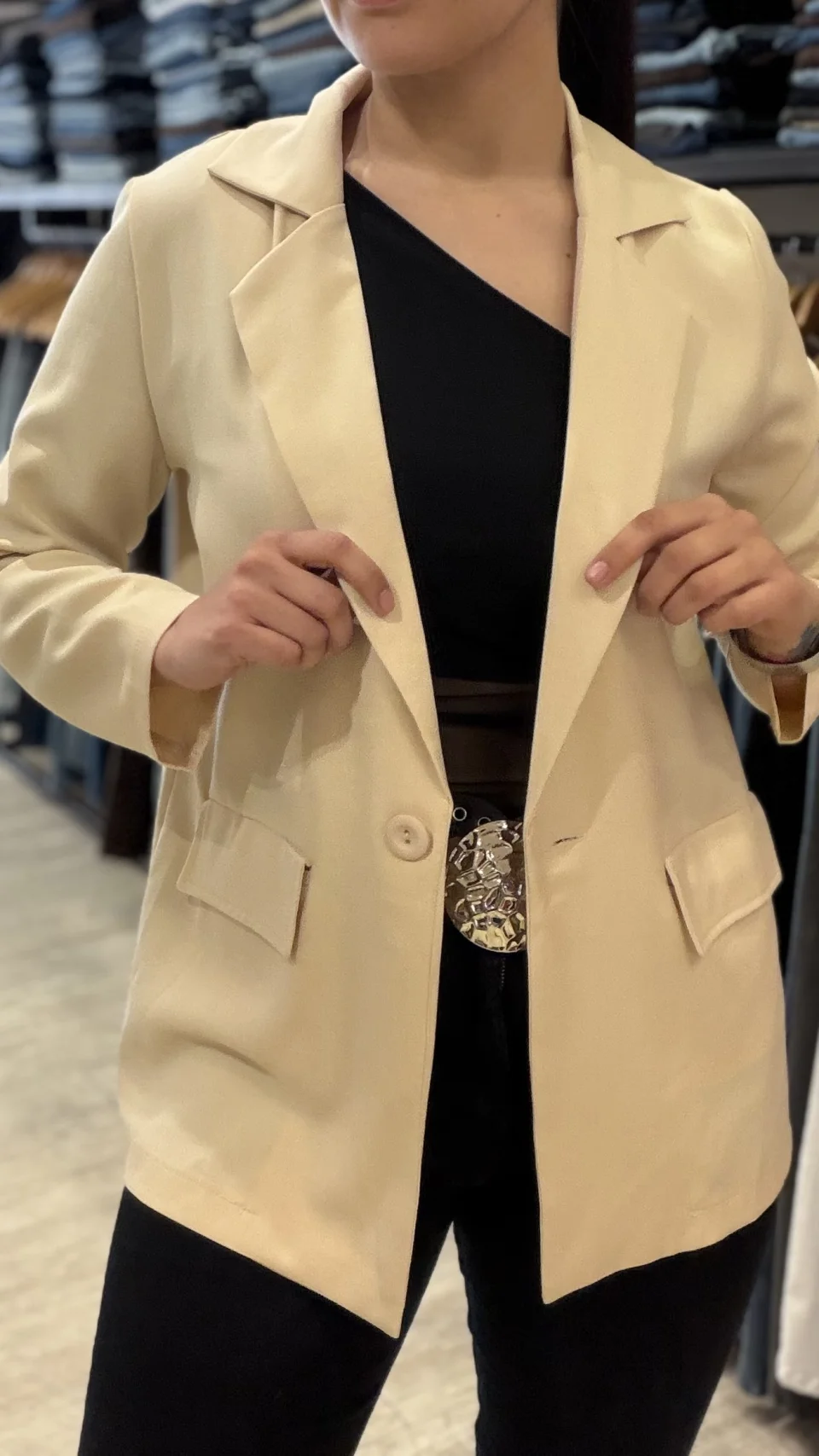 Blazer Femenino Elegante y Versátil